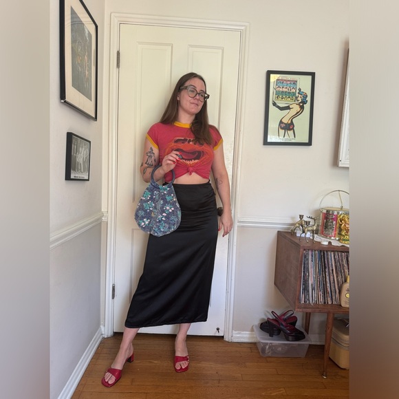 70s Vintage Beaded Bucket Bag w Round Lucite Handles - Picture 2 of 10